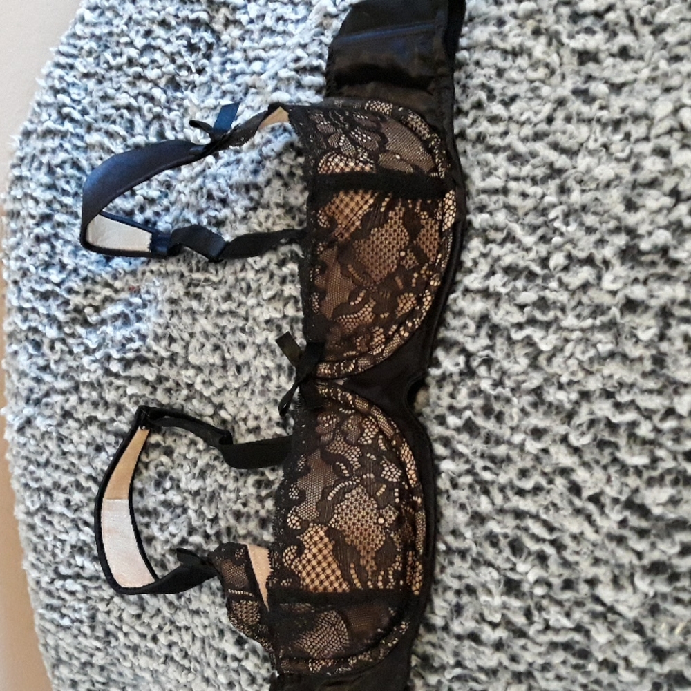 Low cut bra